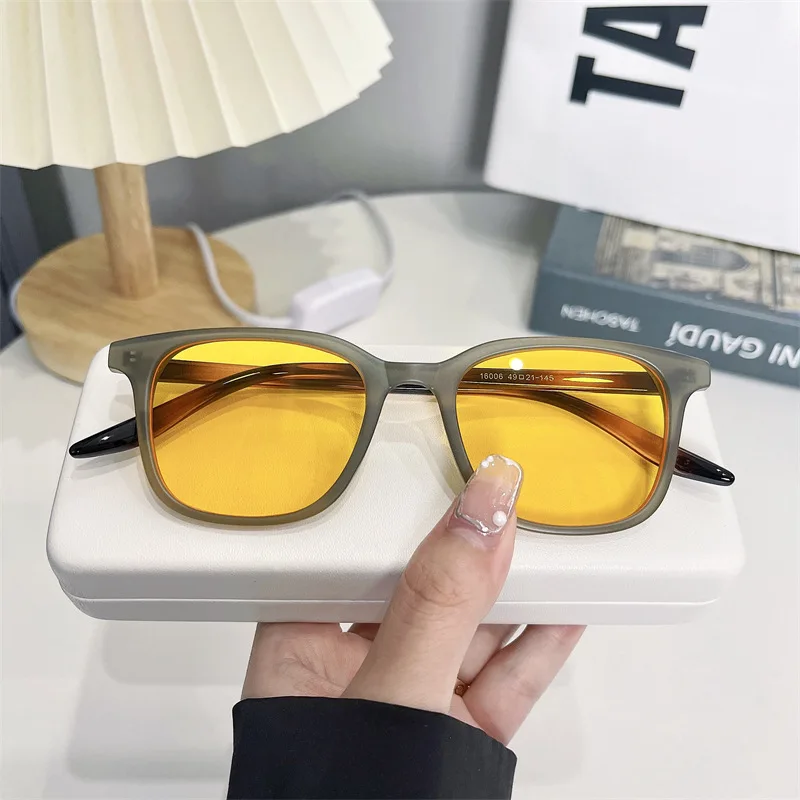 Occhiali da sole quadrati di l - Uv Resin recensione e prezzo