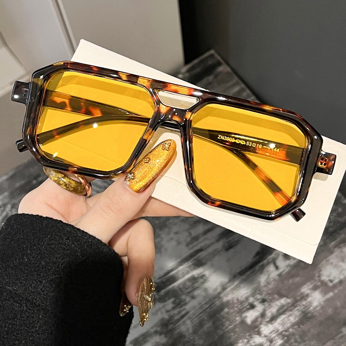 Nuovi Occhiali da Sole Retrò Q - Uv Resin recensione e prezzo
